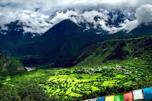 拉薩-羊湖-林芝-魯朗-大峽谷6晚7日