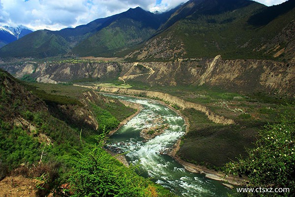 雅魯藏布江大峽谷