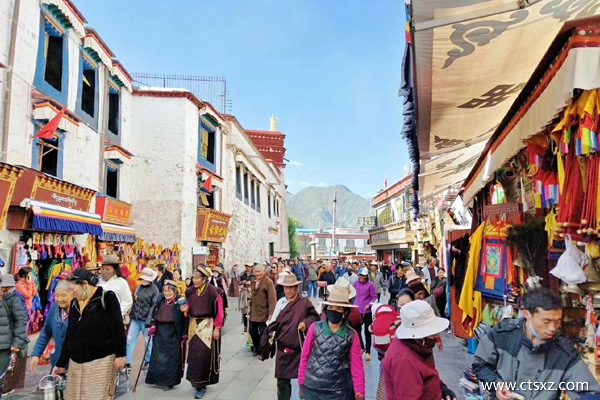 拉薩旅行團(tuán)